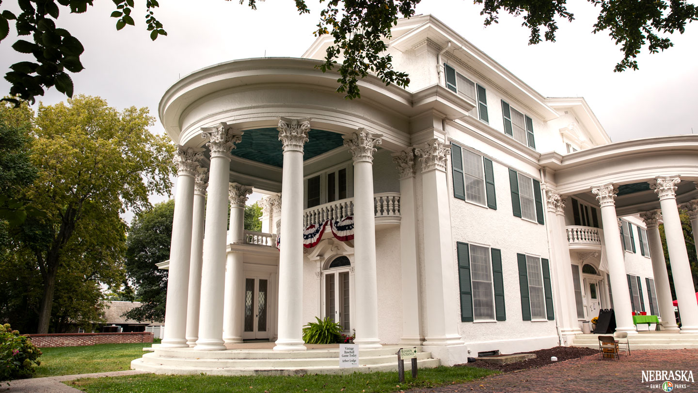 Exterior of Arbor Lodge Mansion on a cloudy fall day
